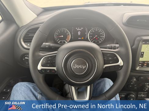 Used 2023 Jeep Renegade Latitude image 11