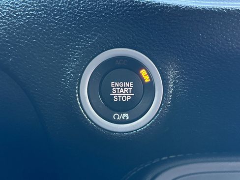 Used 2023 Dodge Challenger SXT w/ Blacktop Package image 33