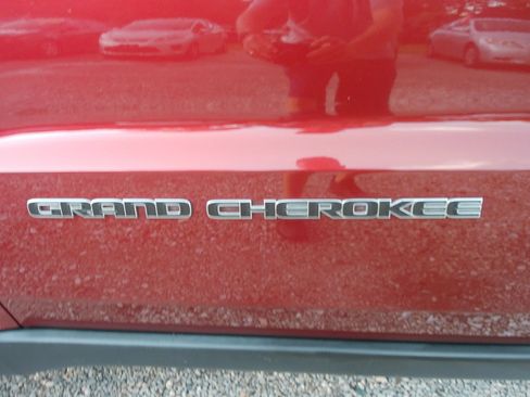 Used 2017 Jeep Grand Cherokee Limited RWD image 48