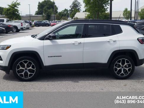 Used 2025 Jeep Compass Limited AWD/4WD image 10