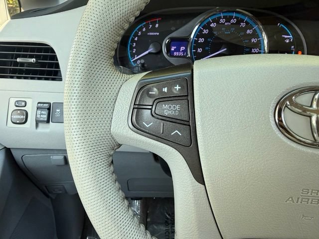Used 2012 Toyota Sienna XLE FWD image 23
