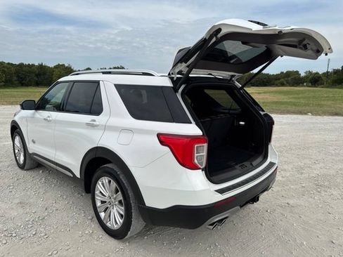 Used 2021 Ford Explorer King Ranch w/ Premium Technology Package AWD/4WD image 4