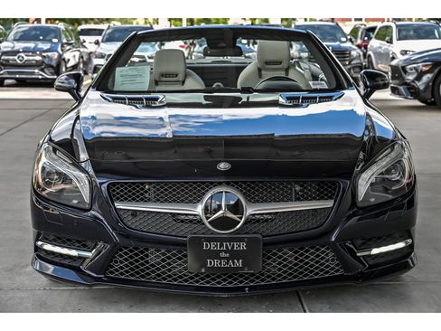 Used 2015 Mercedes-Benz SL 550 image 4