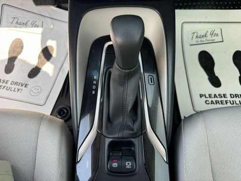 Used 2022 Toyota Corolla LE FWD image 15