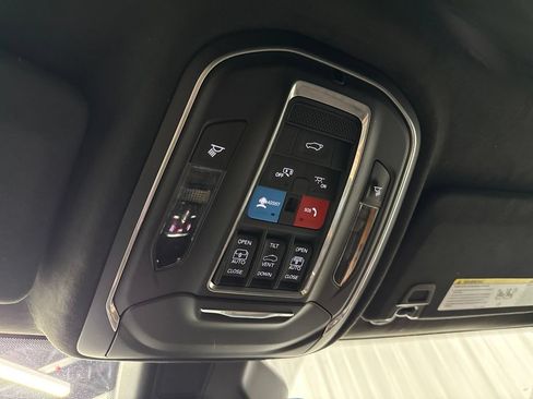 Used 2025 Jeep Grand Cherokee Summit AWD/4WD image 23