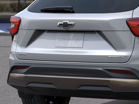 New 2026 Chevrolet Trax ACTIV w/ Sunroof Package FWD image 38