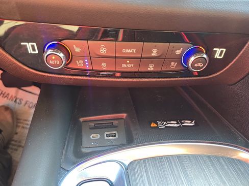 Used 2023 Buick Enclave Avenir w/ Avenir Technology Package image 33