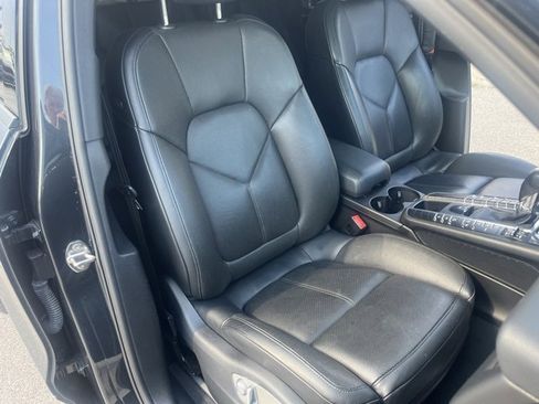 Used 2018 Porsche Macan image 40
