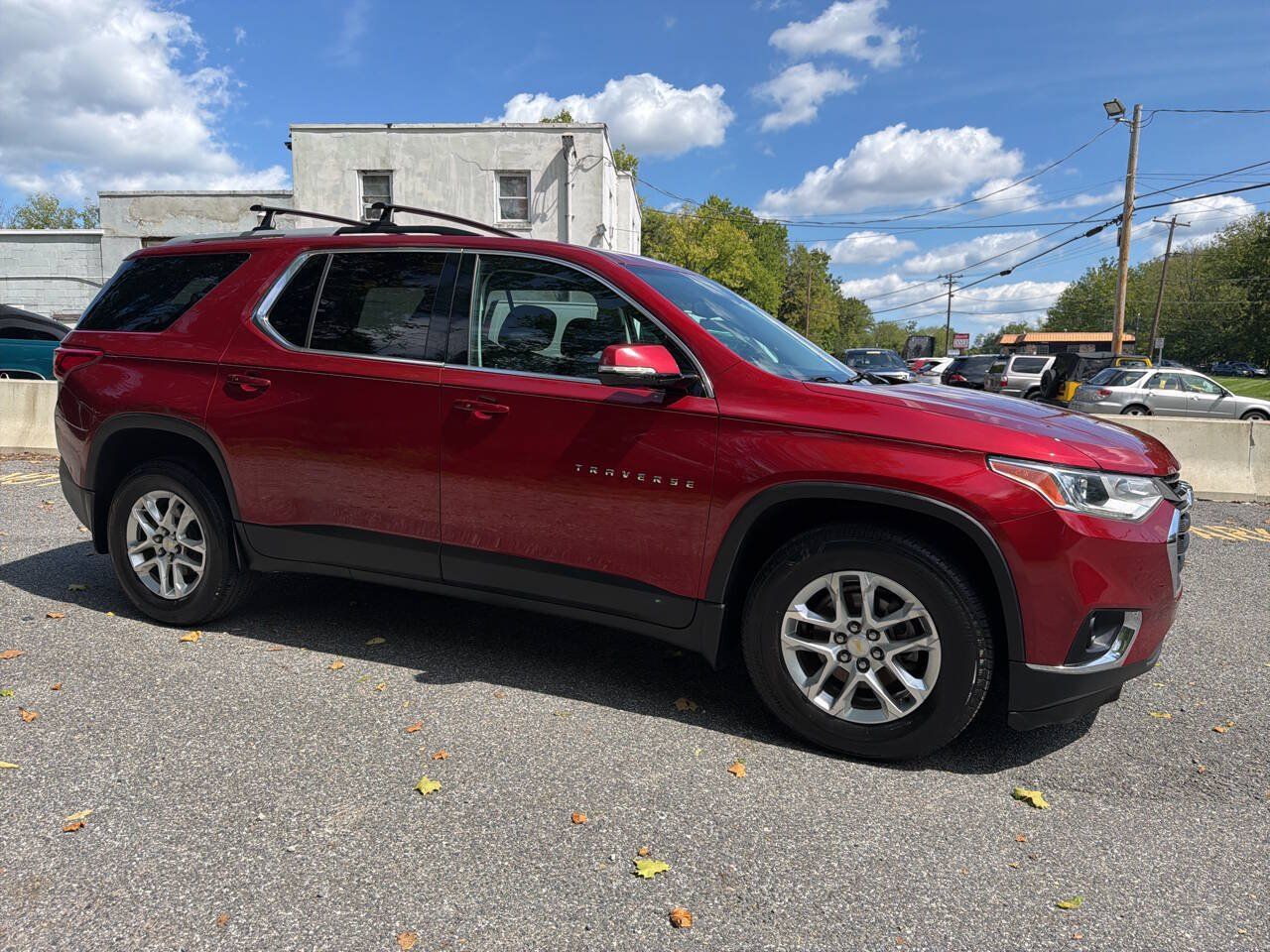 Used 2018 Chevrolet Traverse LT w/ LPO, Floor Liner Package AWD/4WD image 9