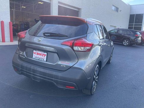 Used 2019 Nissan Kicks SR w/ SR Premium Package FWD image 3