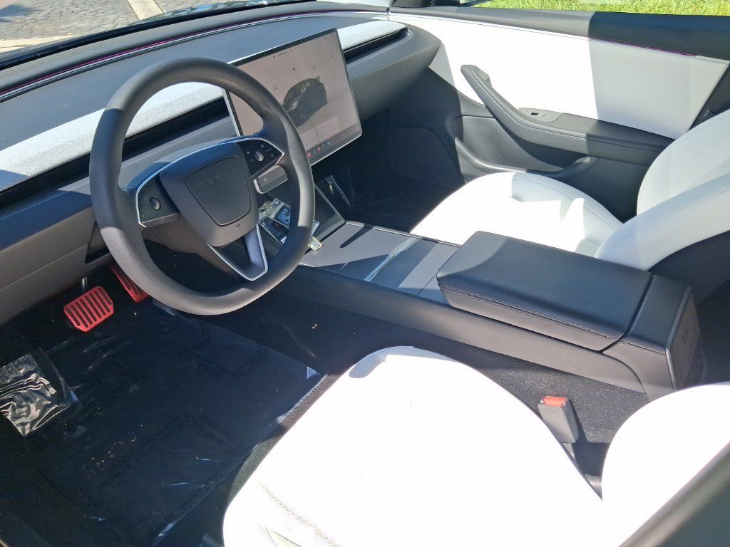 Used 2024 Tesla Model 3 Standard Range RWD image 13