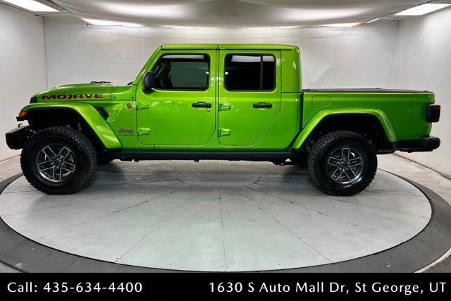 Used 2025 Jeep Gladiator Mojave AWD/4WD image 2