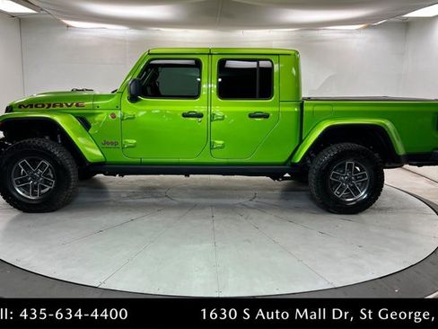 Used 2025 Jeep Gladiator Mojave AWD/4WD image 2