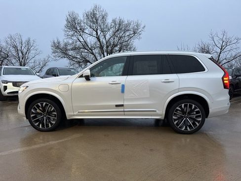 New 2026 Volvo XC90 T8 Plus image 4