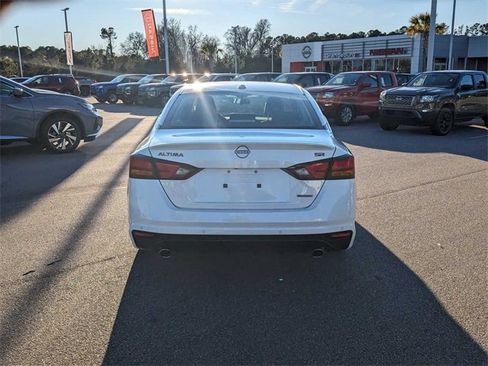 New 2024 Nissan Altima 2.0 SR image 4