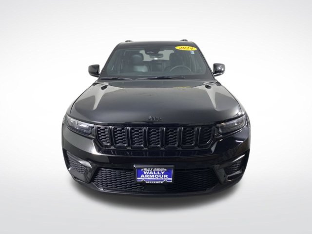 Used 2024 Jeep Grand Cherokee Altitude AWD/4WD image 14