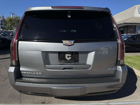 Used 2020 Cadillac Escalade ESV Platinum w/ Escalade Sport Edition image 6