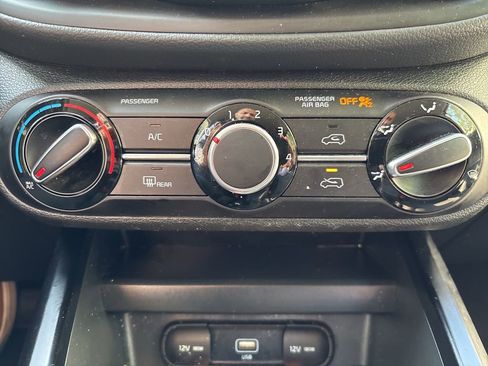 Used 2020 Kia Soul LX image 13