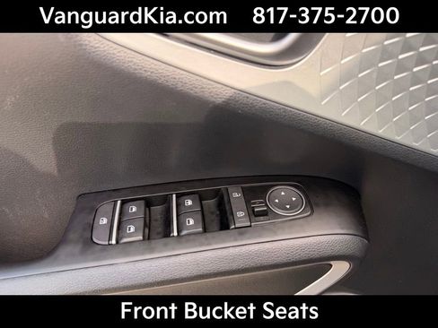 Certified 2025 Kia Soul LX image 18