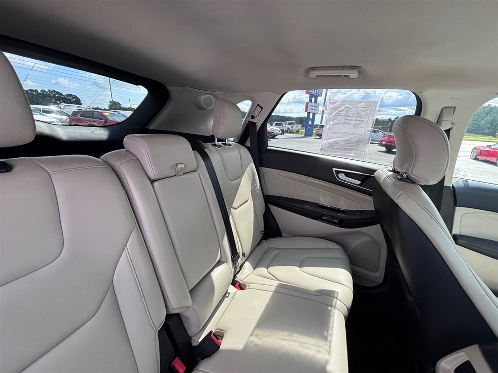 Used 2019 Ford Edge Titanium w/ Cargo Accessory Package FWD image 23