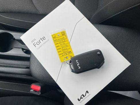 Used 2023 Kia Forte LXS w/ LXS Technology Package image 4