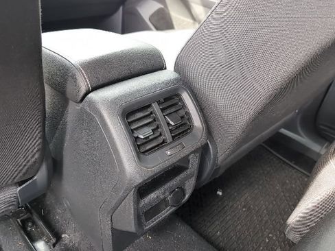 Used 2022 Volkswagen Tiguan S image 24