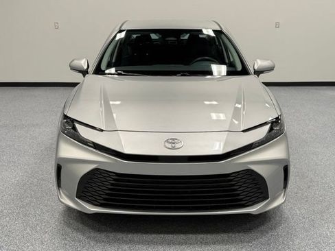 Used 2025 Toyota Camry LE FWD image 4