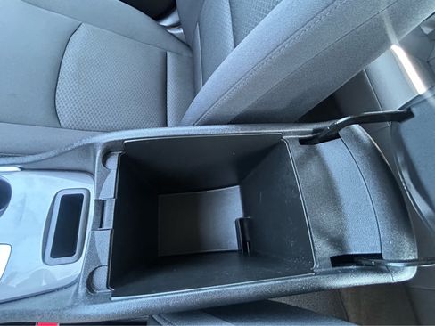 Used 2025 Chevrolet Malibu LT FWD image 37