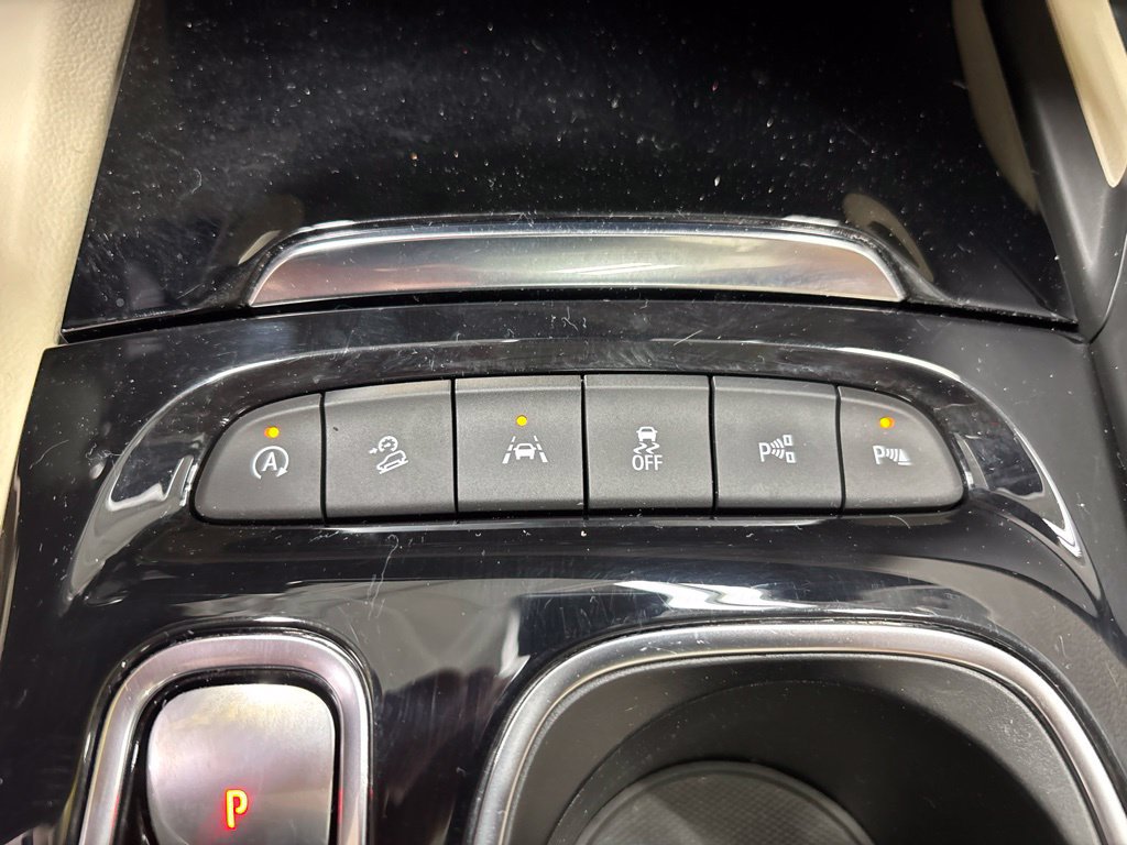 Used 2023 Buick Envision Avenir AWD/4WD image 35