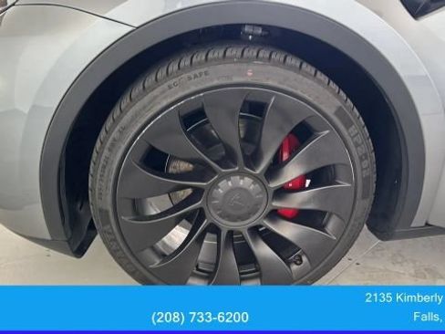 Used 2024 Tesla Model Y Performance AWD/4WD image 22