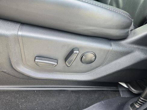 Used 2024 Ford Expedition Max XLT image 24