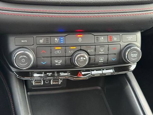 Used 2024 Dodge Durango GT AWD/4WD image 22