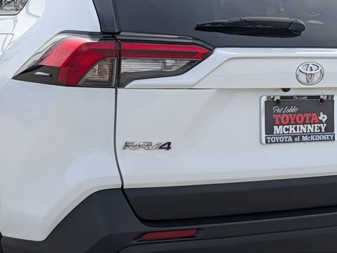 Used 2025 Toyota RAV4 XLE image 8