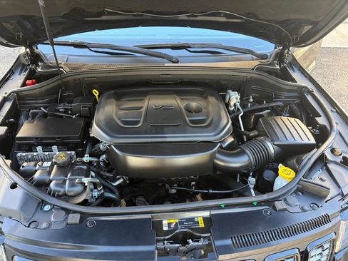 Used 2021 Jeep Grand Cherokee Laredo X image 32