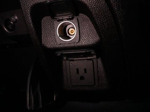 Used 2018 Chevrolet Silverado 1500 LT w/ All Star Edition image 41