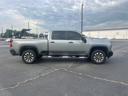 Used 2025 Chevrolet Silverado 2500 Custom w/ Custom Value Package AWD/4WD image 5