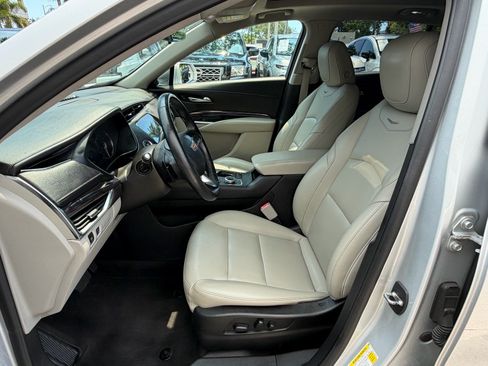 Used 2020 Cadillac XT4 Luxury FWD image 13