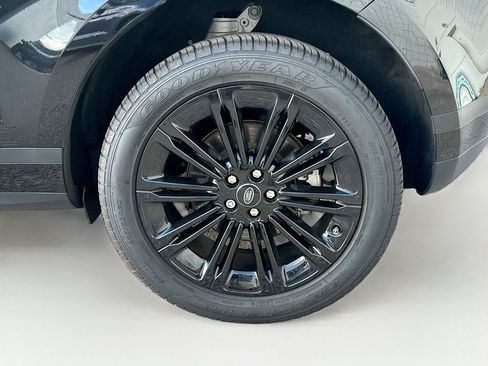 Used 2025 Land Rover Range Rover Evoque S image 11