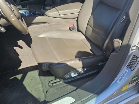 Used 2016 Porsche Panamera 4 w/ Premium Package Plus image 21