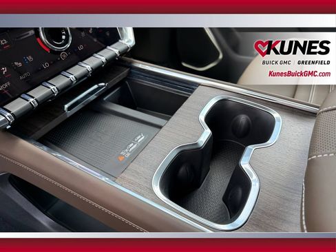 New 2027 GMC Acadia Denali Ultimate w/ LPO, Floor Liner Package AWD/4WD image 16