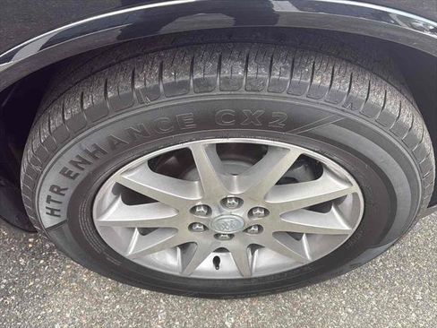 Used 2017 Buick Enclave Leather image 11