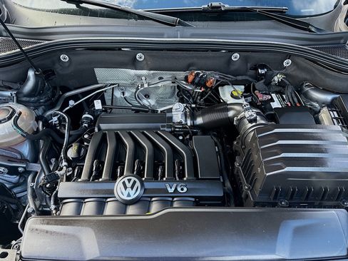 Used 2022 Volkswagen Atlas Cross Sport SE image 37