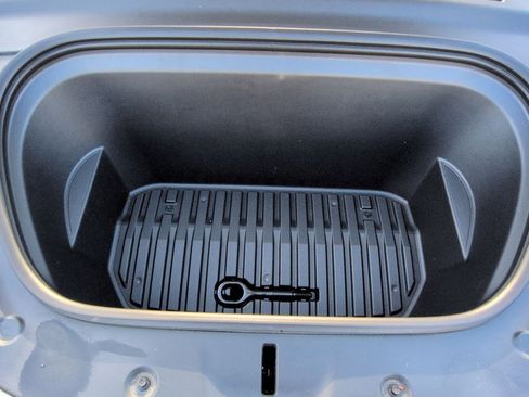 Used 2023 Tesla Model Y Long Range image 27