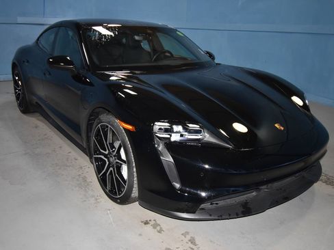 Used 2024 Porsche Taycan image 19