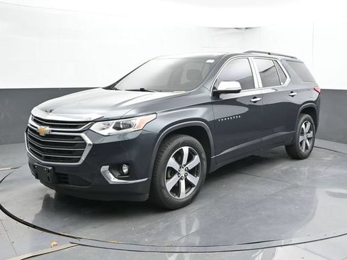 Used 2020 Chevrolet Traverse LT w/ LT Premium Package FWD image 7