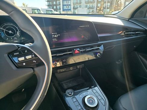 Certified 2024 Kia Niro Wind w/ Wind Preserve Package FWD image 27