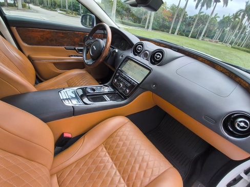 Used 2019 Jaguar XJ L Portfolio RWD image 44