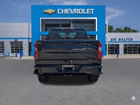 Used 2025 Chevrolet Silverado 1500 Custom Trail Boss w/ Dark Appearance Package image 5