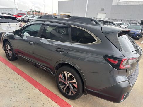 Used 2020 Subaru Outback Limited w/ Popular Package #2 AWD/4WD image 2