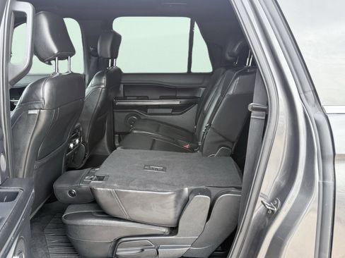 Used 2018 Ford Expedition Max XLT w/ Equipment Group 202A RWD image 37